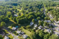 Sun Filled Lenox Retreat - Minutes to Tanglewood!