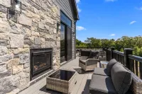 NEWPocono Grand Chalet”at Big Boulder! Ski, Lake, Beach, Pool, Hot tub.., - 4-Star