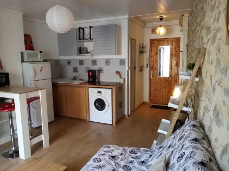 Studio with balcony - view of esplanade-centre ville Отели в г. Гап