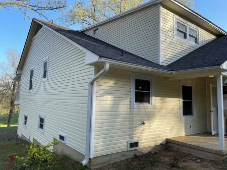 Cozy and private family farmhouse nestled near the Ozark National Forest