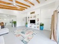 Cozy, Modern, Executive Home 5 minutes from Apia town area