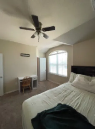 Spacious Modern 4BR / 3.5BA Retreat w/ Home Office & Quick Austin Access