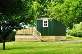 Luxury Shepherd Hut - The Nimrod