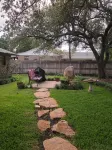 Charming 2-bedroom barndominium in marvelous Stephenville with AC, WiFi