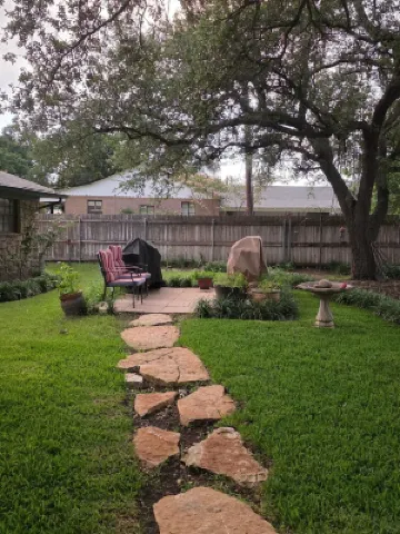 Charming 2-bedroom barndominium in marvelous Stephenville with AC, WiFi