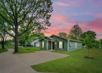 Modern - King Bed - Luxe - Fast WiFi - Hdtvs