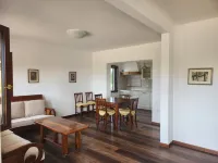 Newly renovated 2-bedroom, 2-bathroom apartment. Close to Jesolo and Venice. Các khách sạn ở San Donà di Piave