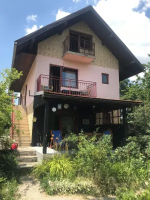 Cozy apartment with terrace, garden and BBQ area, just a 10-min from Zlatar Lake Hotels in Municipality of Nova Varos