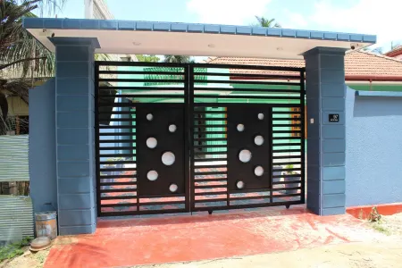 Jaffna Travel & Guest Inn: 3 AC Bedroom housewith free parking Отели в г. Джафна