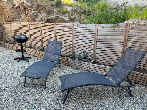 T2 with garden and parking at Île Rousse, 10 minutes' walk from the beach