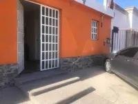 5 minutes to the theme park! Family-sized condo with game room & deck