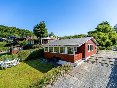 "Star" - 100m from the Sea