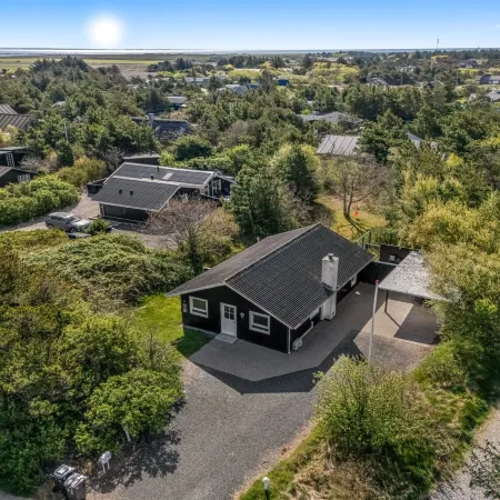 "Ursel" - 800m from the Sea