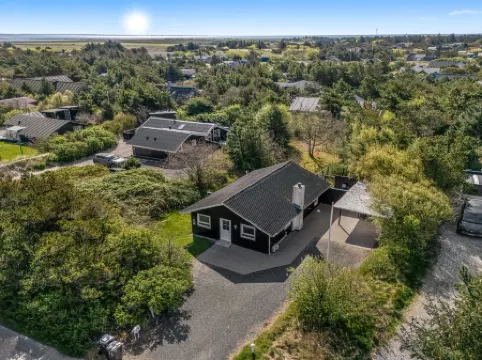 "Ursel" - 800m from the Sea