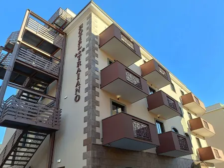 Hotel Traiano Отели в г. Тольфа