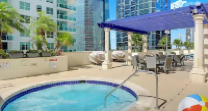Brickell Highrise: H. Pool/Gym/Ocean & City Views