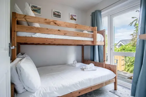 Langcliffe Park - 2 Bedroom Chalet - Mumbles - Chalets