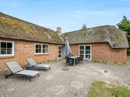 "Hedi" - 900m from the Sea