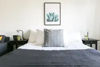 현대적인 플랫, 넷플릭스, 발코니 있음, 최상의 위치  호텔