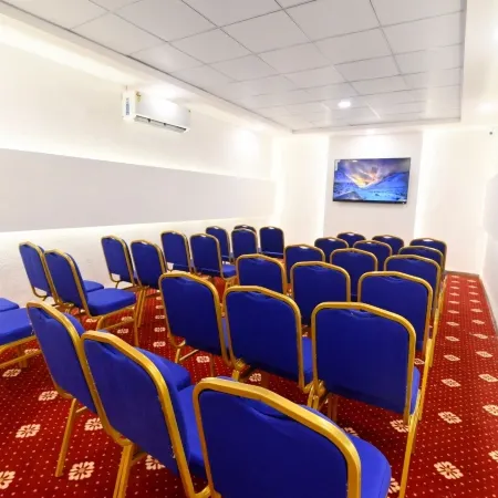 Carry Inn Hotel Indore