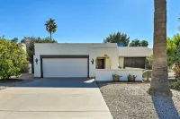 Golf, Hike & Suntan: Mesa Family Home w/ Yard - Homestays