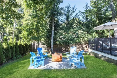 Beautiful Springs Home Recently Redesigned - Gunite Pool - 5 Bedrooms!