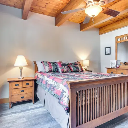 Lakefront New Hampshire Hideaway w/ Deck & Views