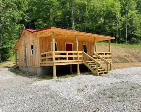 Country Charm Hotels in Tug Hardee