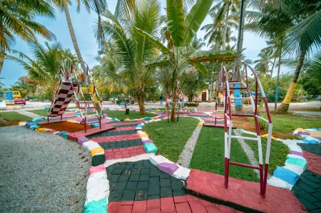 Munroe Island Lake Resort Отели рядом с достопримечательностью «SAMBRANIKODI ISLAND TOURISM (സാംബ്രാണിക്കോടി ഐലൻഡ് ടൂറിസം)»