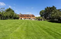 Sleeps10 18-Parking-Garden-Pool-HotTub-Balcony - balcony