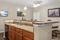 Huntsville Mid-City Serenity Oasis - Private Apartment in Gated Community