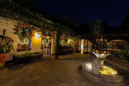 Quinta Don Jose Boutique Hotel Отели рядом с достопримечательностью «Casa Arrecife»