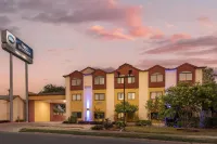 Best Western Alamo Suites