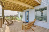 Walk to Water Family-Friendly Surfside Beach Home - Wifi