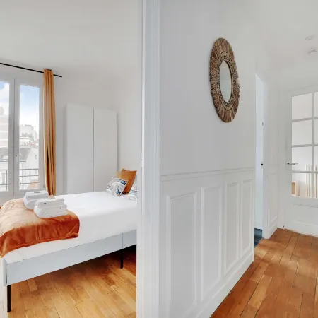 Cozy Apartment 2Bdr/4P - in the Heart of Suresnes
