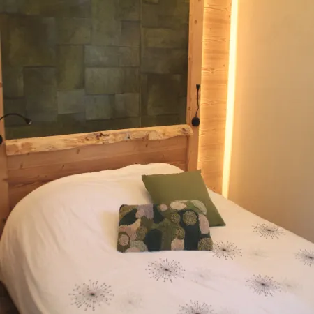 Apartment near free shuttle stop