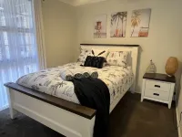 Swansea Sands- Modern Family home close to the lake Hotels in Caves Beach