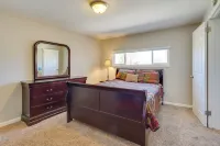 Pueblo House by Riverwalk, 2 Miles to Fairgrounds! - spa