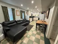 Front Row Venice Marina 3 Beds 1 Bath Sleeps 10 Huge Front Deck W/D Ice Wifi TV