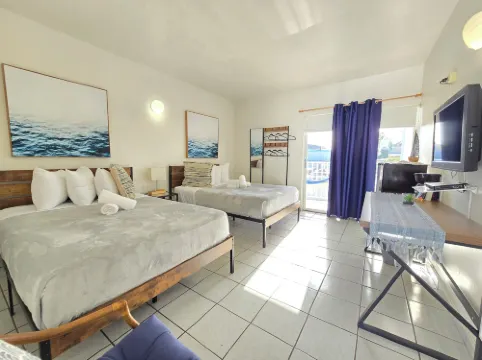 Nautilus by la Jamaca Hotels-Downtown la Parguera