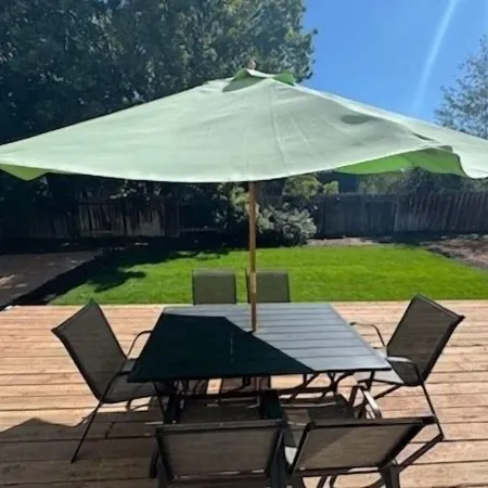 Redmond Rest 4 Bedroom Home by RedAwning