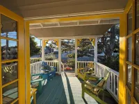 Beachy Chic Seaside Retreat-gas fireplace & firepit, steps to beach, prom & town