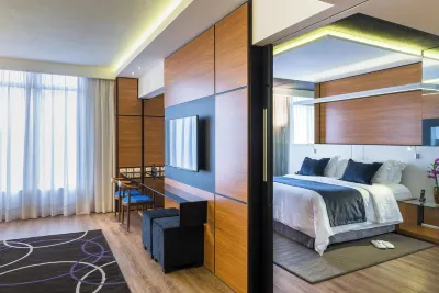 Radisson Hotel Curitiba Hotels near Iberico Restaurante E Cafe