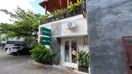 Garden View by Calli Rooms Отели рядом с достопримечательностью «Agrotechno Park University of Jember»