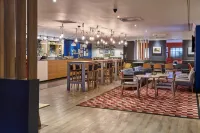 Holiday Inn LEEDS - GARFORTH by IHG - bar