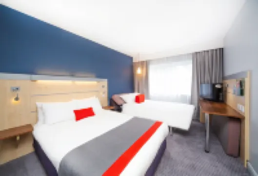 Holiday Inn Express FOLKESTONE - CHANNEL TUNNEL by IHG