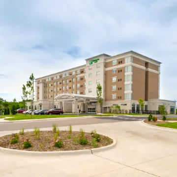 Holiday Inn & Suites FARMINGTON HILLS - DETROIT NW by IHG