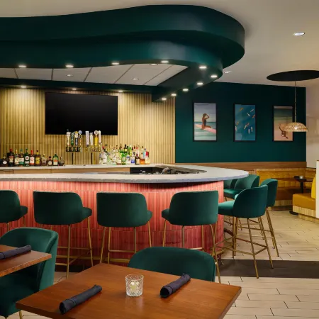 The Dextro Hotel, Bw Premier Collection Отели рядом с достопримечательностью «Музей Железнодорожных Моделей»