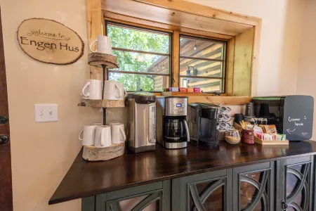 Engen Hus Bed and Breakfast Отели в г. Холладей