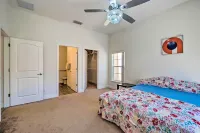 Sleek Tavares Condo 3 Miles to Downtown